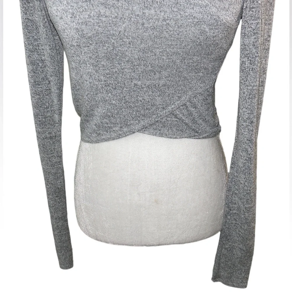 Aritzia Wilfred Free Flavia Heather Gray Long Sleeve Wrap Crop Top Baby Tee - XS - Picture 5 of 13